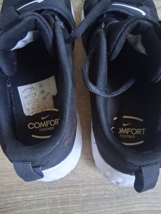 Damskie buty sportowe