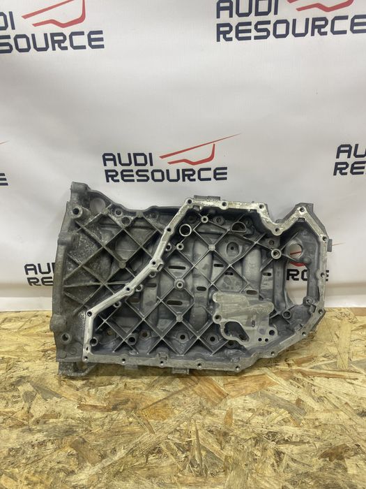 Верхня частина масляного піддона  Audi A4 B8 A5 Q5 1.8 2.0 06H103603AK