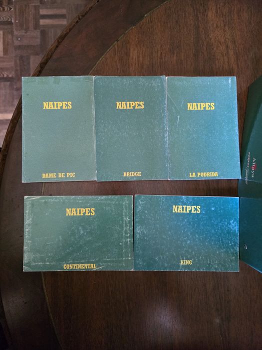 Coleção de cartas  Naipes