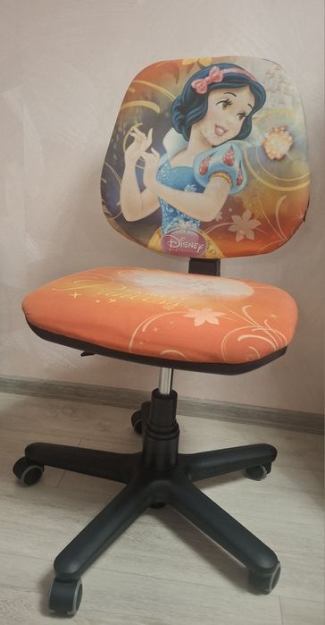 Продам десткое копьютерное  кресло