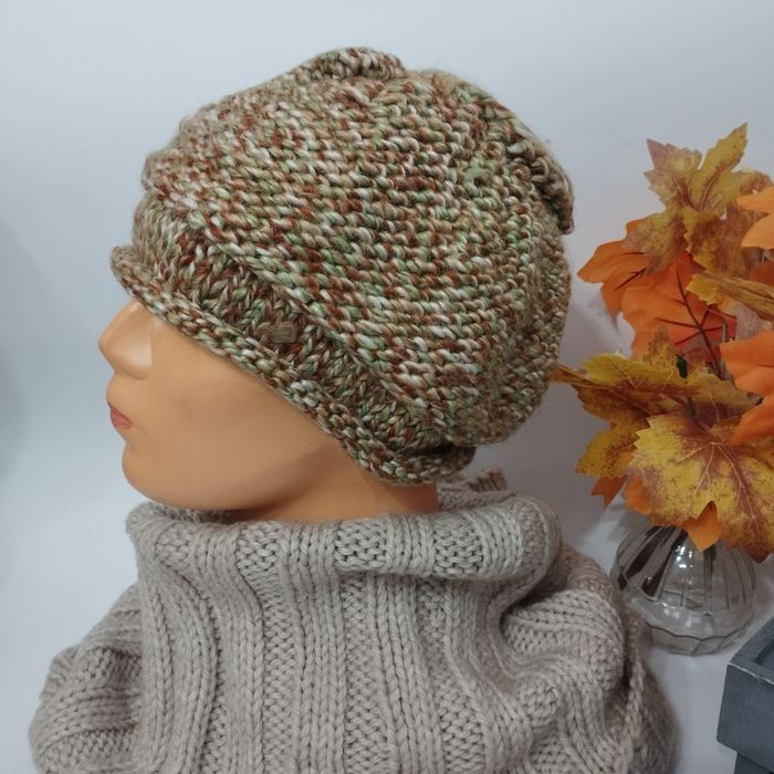 Czapka damska robiona na drutach – ciepła i stylowa