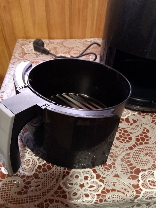 Безмасляная фритюрница(аэрогриль) с чашей Air Fryer BW-3011 4л 1200W