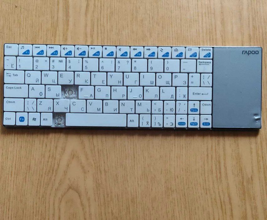 Продам бездротову клавіатуру
