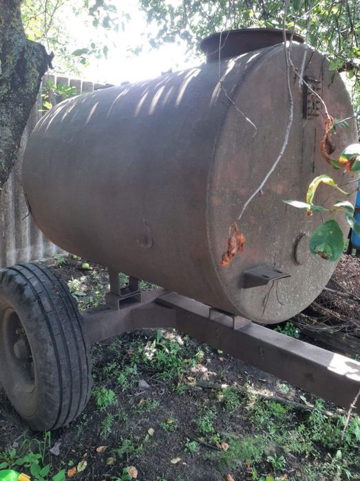 Продам бочку, оприскувач на 800л