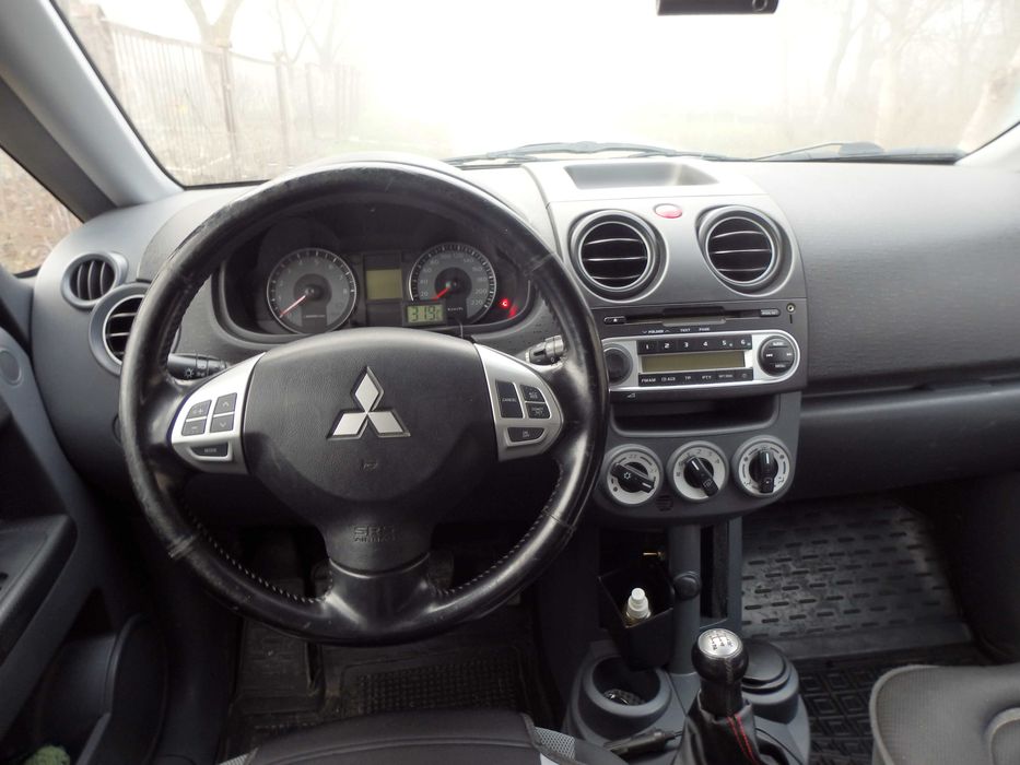 Легковий  автомобіль