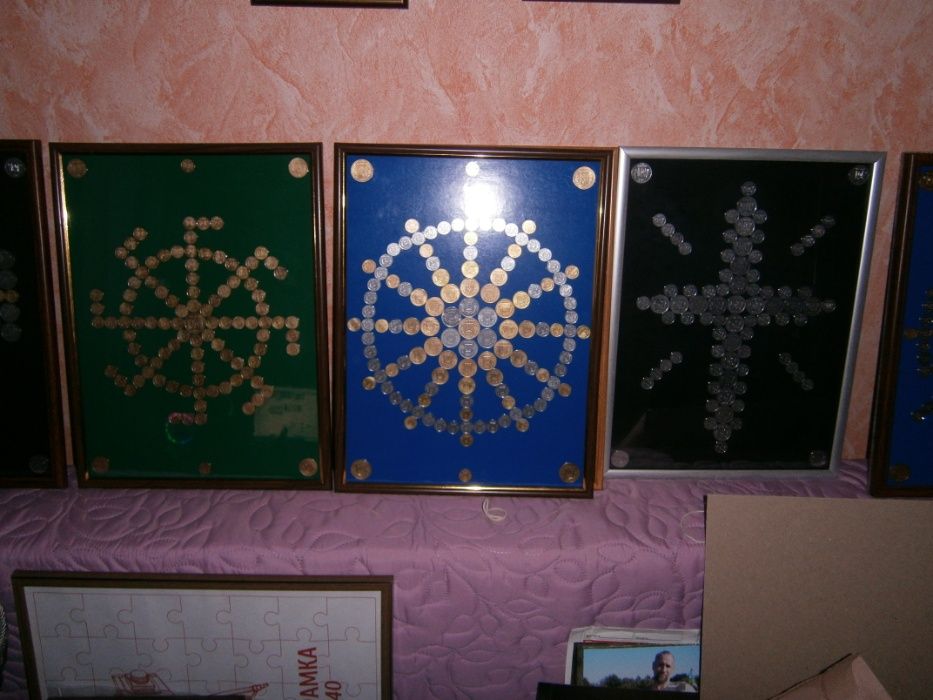 картина - мозаика из монет (серия 2-й символ )