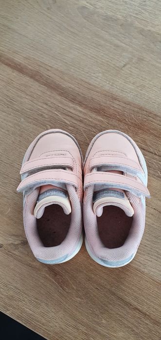 Buciki dla dziewczynki, adidasy