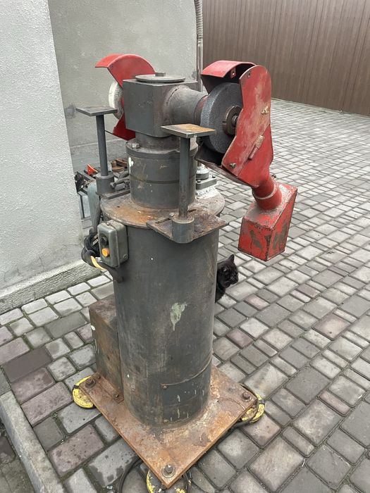 Заточний, точільний  станок ,