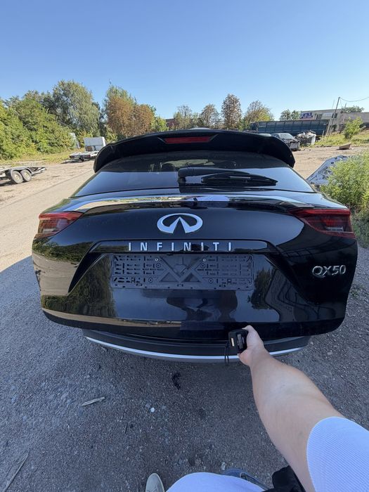 Продам ляда кляпа кришка багажника infiniti qx50