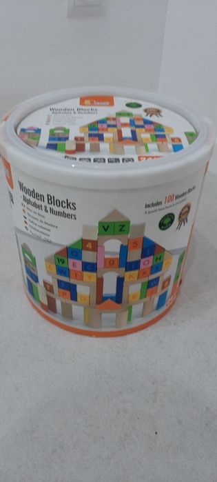 Klocki drewniane plus gratis.