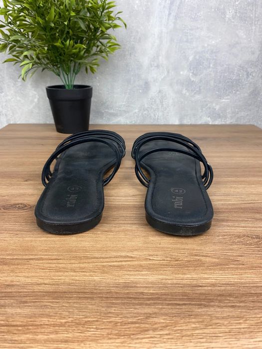 Buty damskie Rubi r. 42 - czarne klapki z paskami