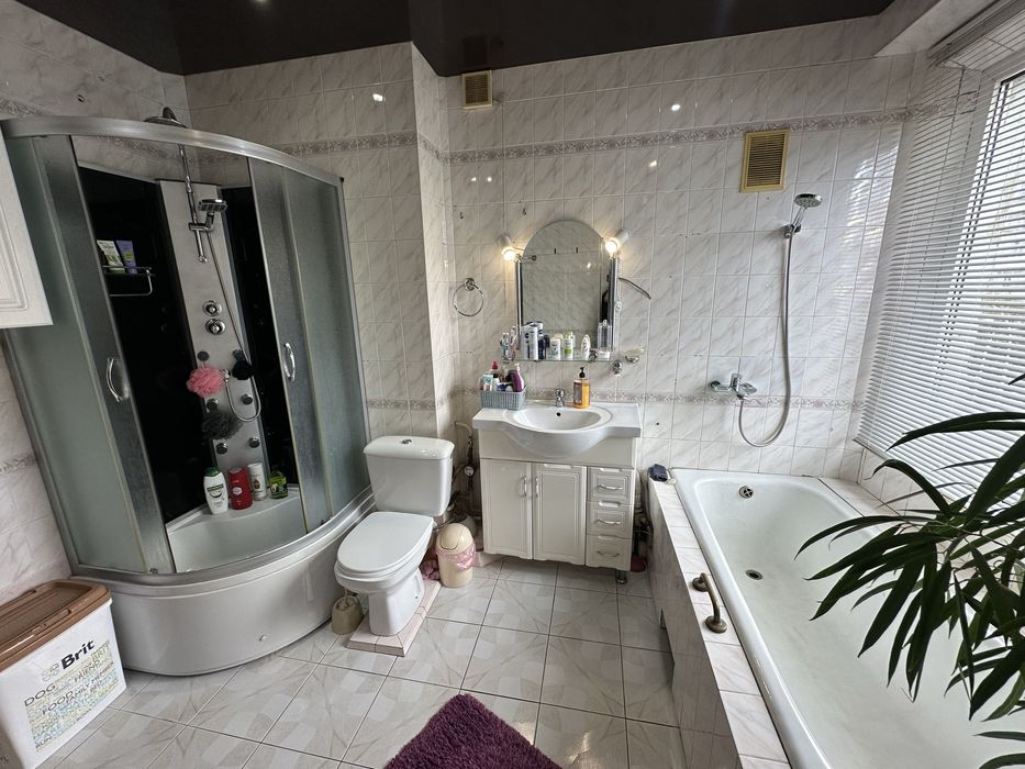 Продаж 4х кімн.квартиру вул.Соборна (район ТЦ МЕГА)