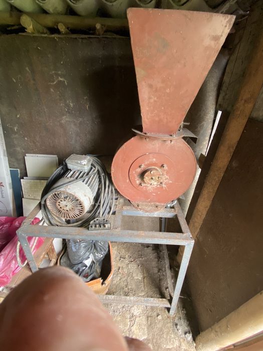 Зернодробилка/млин трьохфазний