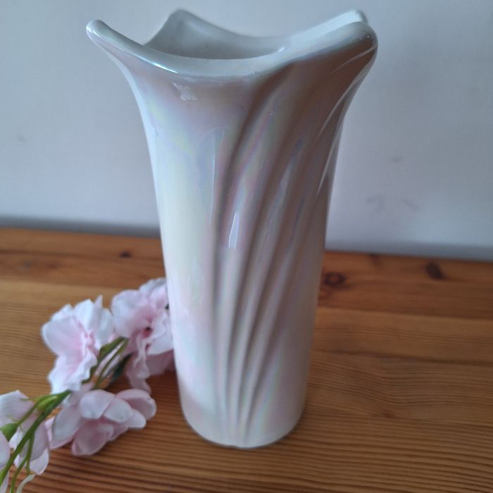 Wazon ze szkliwionej ceramiki