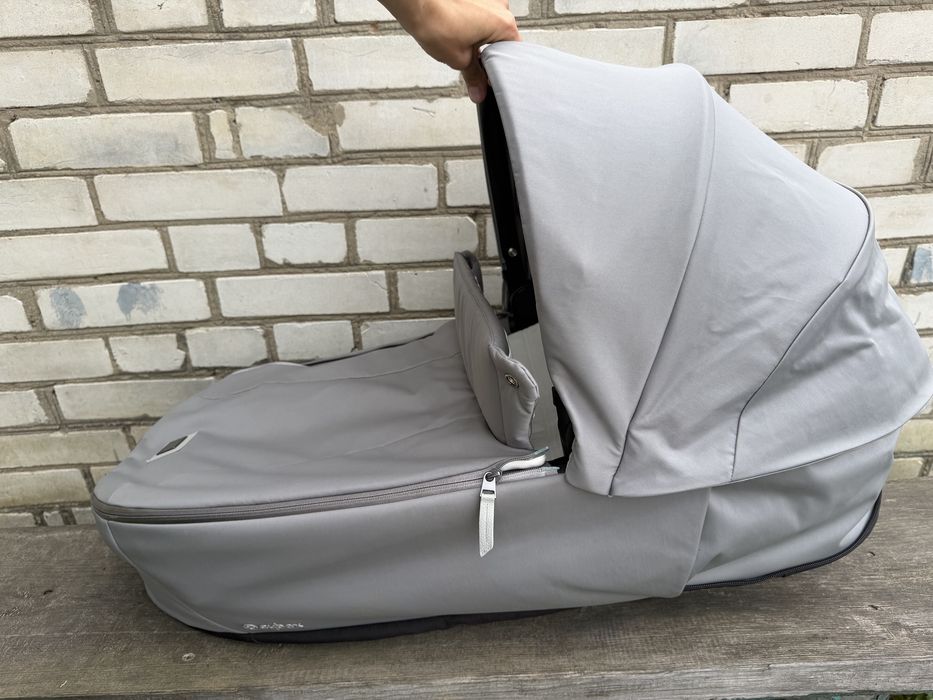 Продам срочно Коляска cybex priam 4.0  2в1