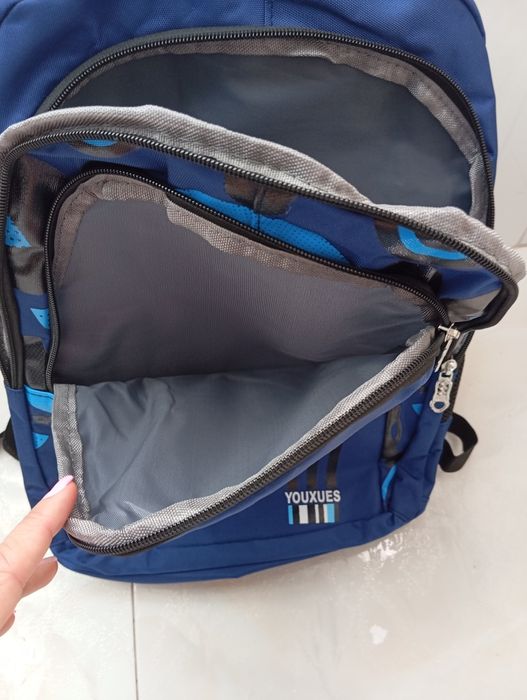 Mochila escolar nova