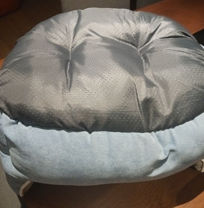 Vendo cama de cao media com muito pouco uso