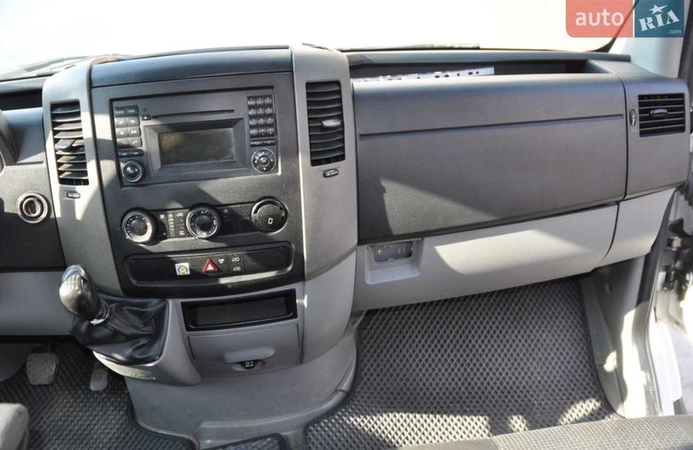 Mercedes-Benz Sprinter 2011