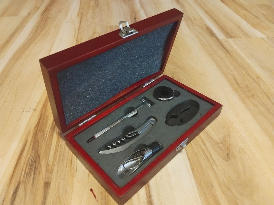 Zestaw akcesoriów do wina