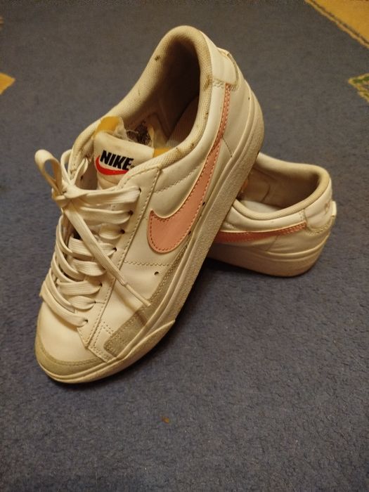 Кросівки жіночі шкіряні