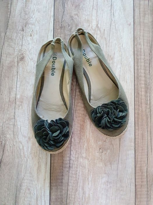 Balerinki espadryle z kwiatem roz 39