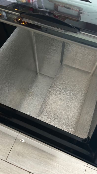 Juka M100v, морозильний лар