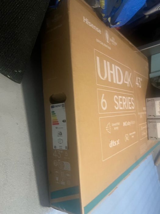 Smart TV Hisense 43" 4K UHD Serie 6 - ¡Como Nueva en Caja!