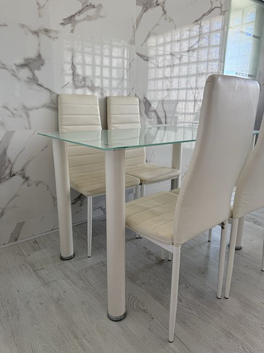 Conjunto Mesa de vidro com 4 cadeiras