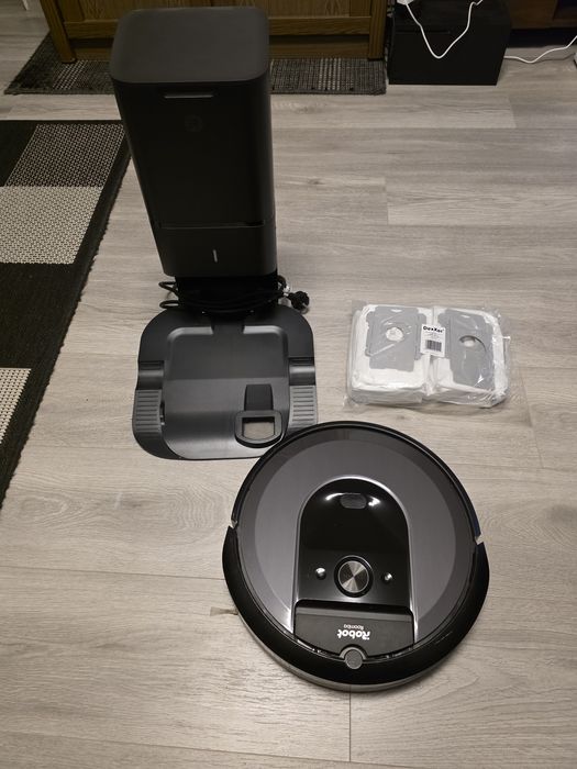 iRobot Roomba i7+  (plus) ze stacją Clean Base + Zapas 9 worków, Stan