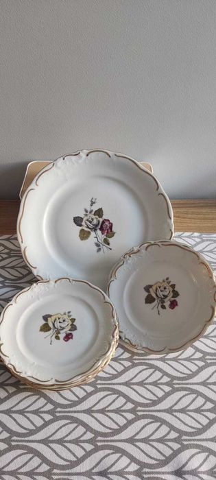 Zestaw talerzyków do ciasta