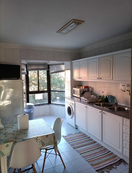 Alugo quarto para estudante  Aveiro