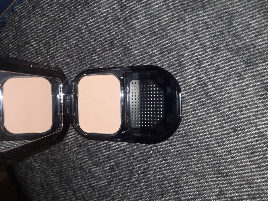 Компактна пудра Max Factor Compact Foundation