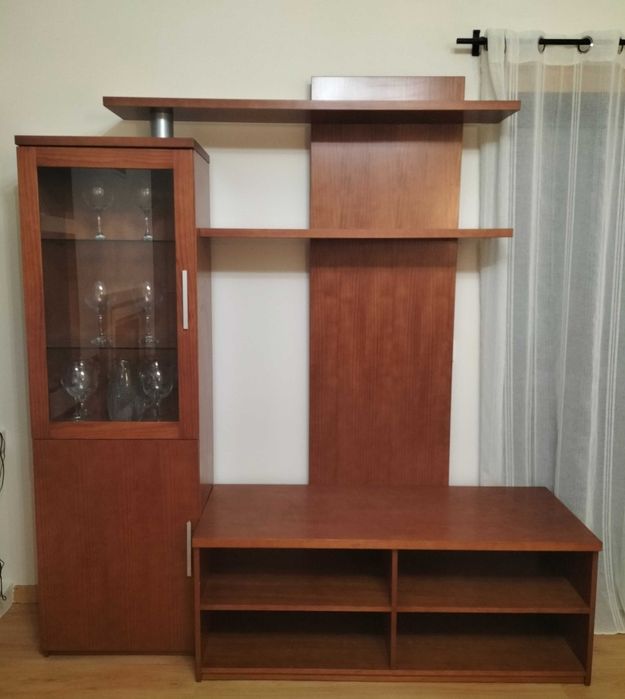 Vendo móvel de sala para TV e com arrumação