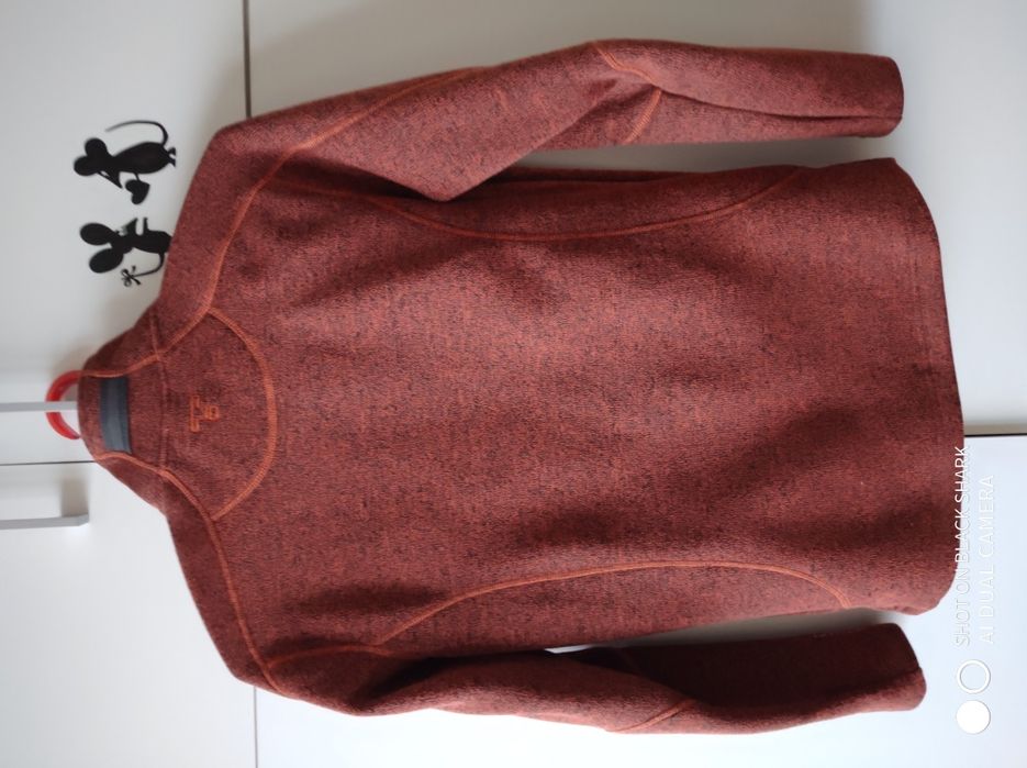 Продам кофту Tenson S