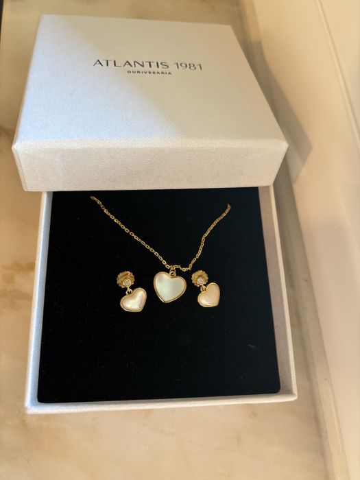 Conjunto brincos e colar