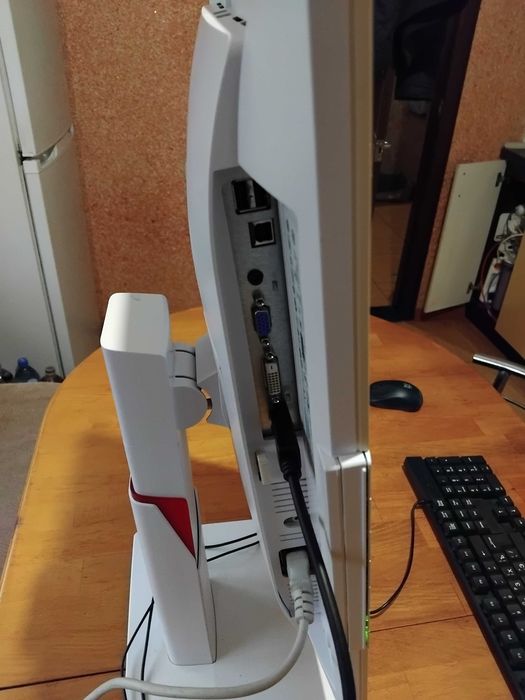 Монитор Fujitsu -Siemens B22w-7 LED