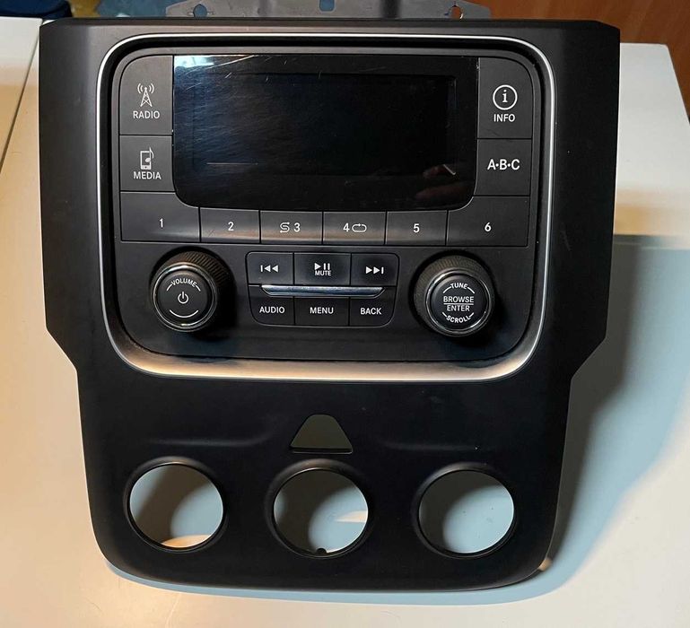 Radio Dodge Ram 1500 fabryczne, komplet