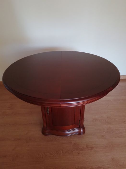 Mesa nova cerejeira maciça extensível com garrafeira