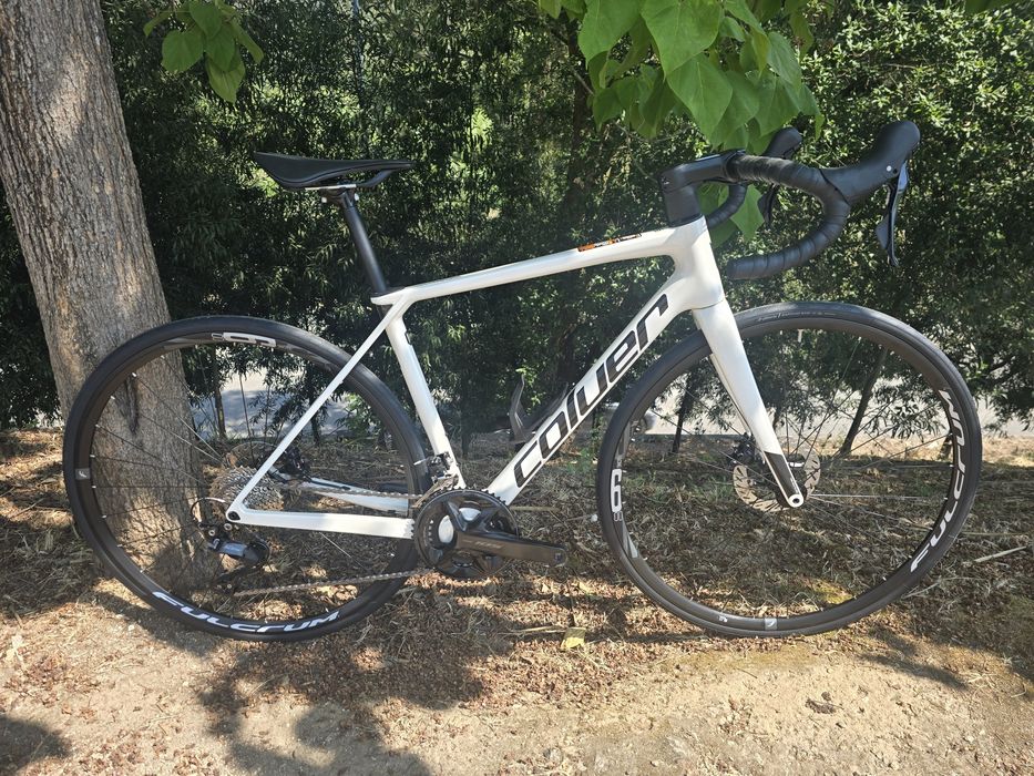 Bicicleta de carbono 12x2v nova