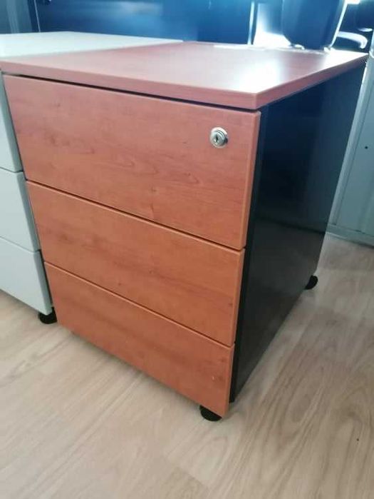 Bloco rodado de 3 gavetas cerejeira "Novo"