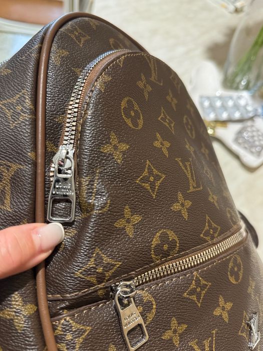 Стильний Рюкзак LV