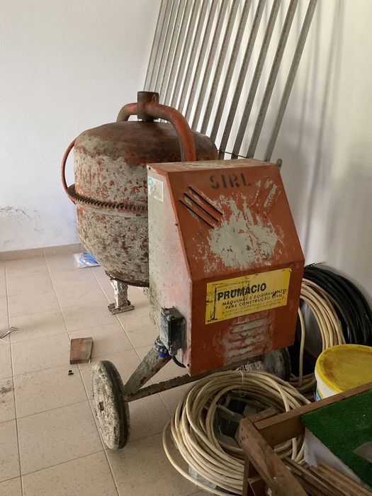 Betoneira Trifásica usada - 200 l - tambor reforçado