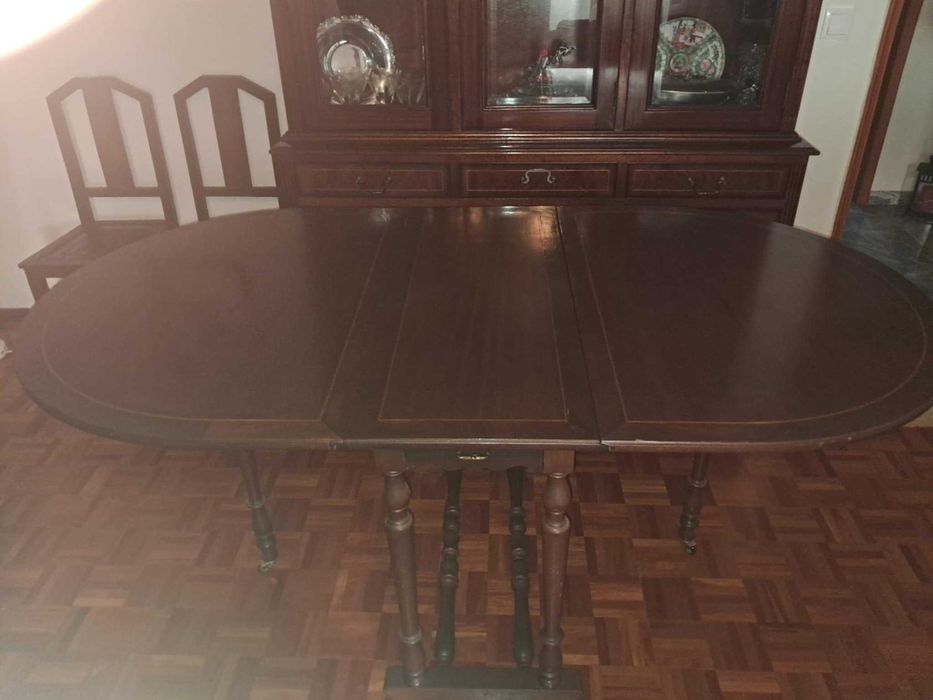 Mesa de madeira (jantar) com abas e 2 gavetas