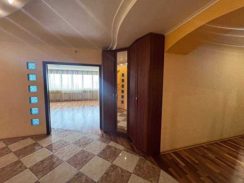 пр Берестейський 103, простора 4к, м Житомирська,Святошино