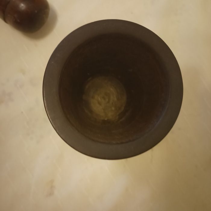 Almofariz em madeira antigo