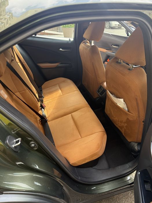 Lexus UX2020 1 покоління