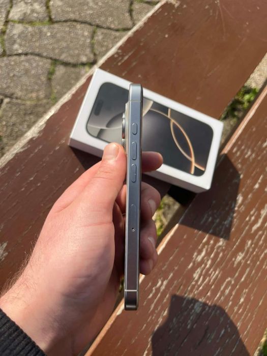 Iphone  16pro 128 мб…….