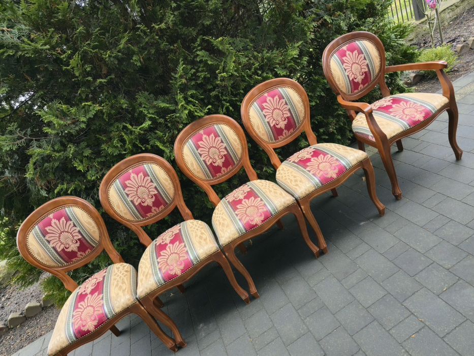 Zestaw stół i krzesła stylizowane stan uzywany