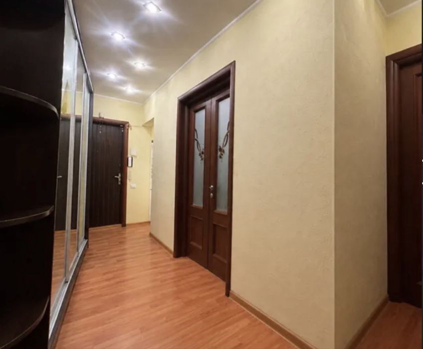 Продаж 3-кімнатної квартири з ремонтом