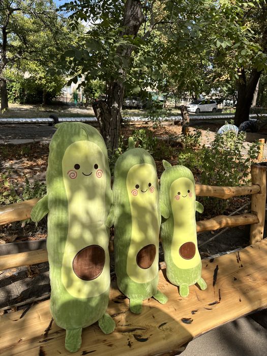 Авокадо , банан , морквинка , іграшки обнімашки , кіт батон